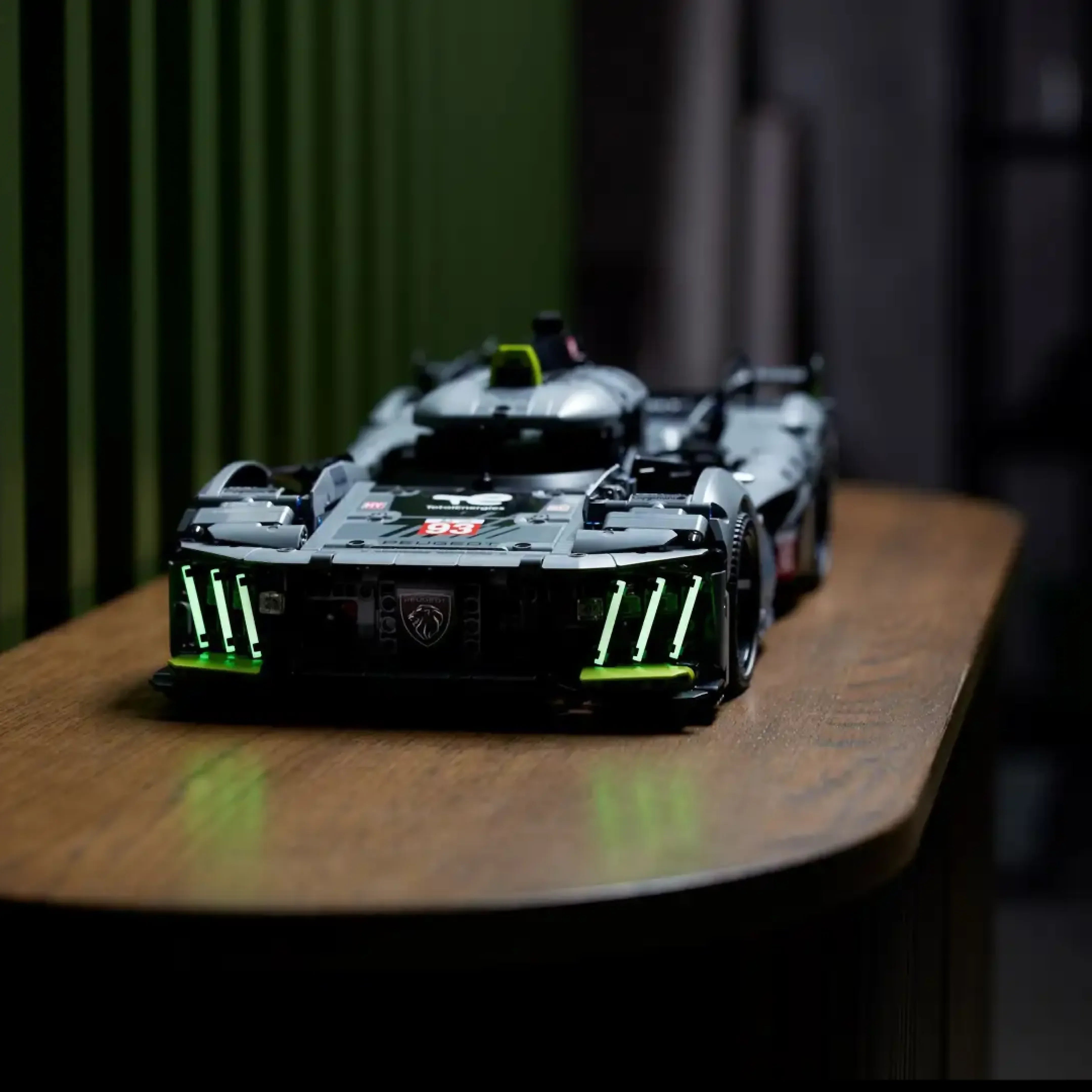 Peugeot 9x8 LeMan Hybrid Hypercar (1775 teile)