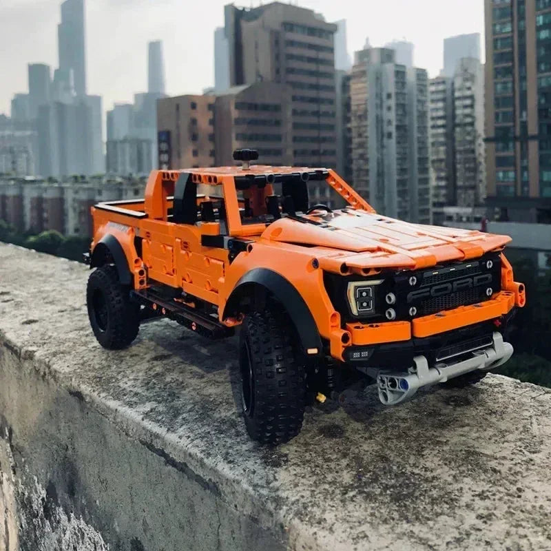 Ford F-150 Raptor (1379 teile)