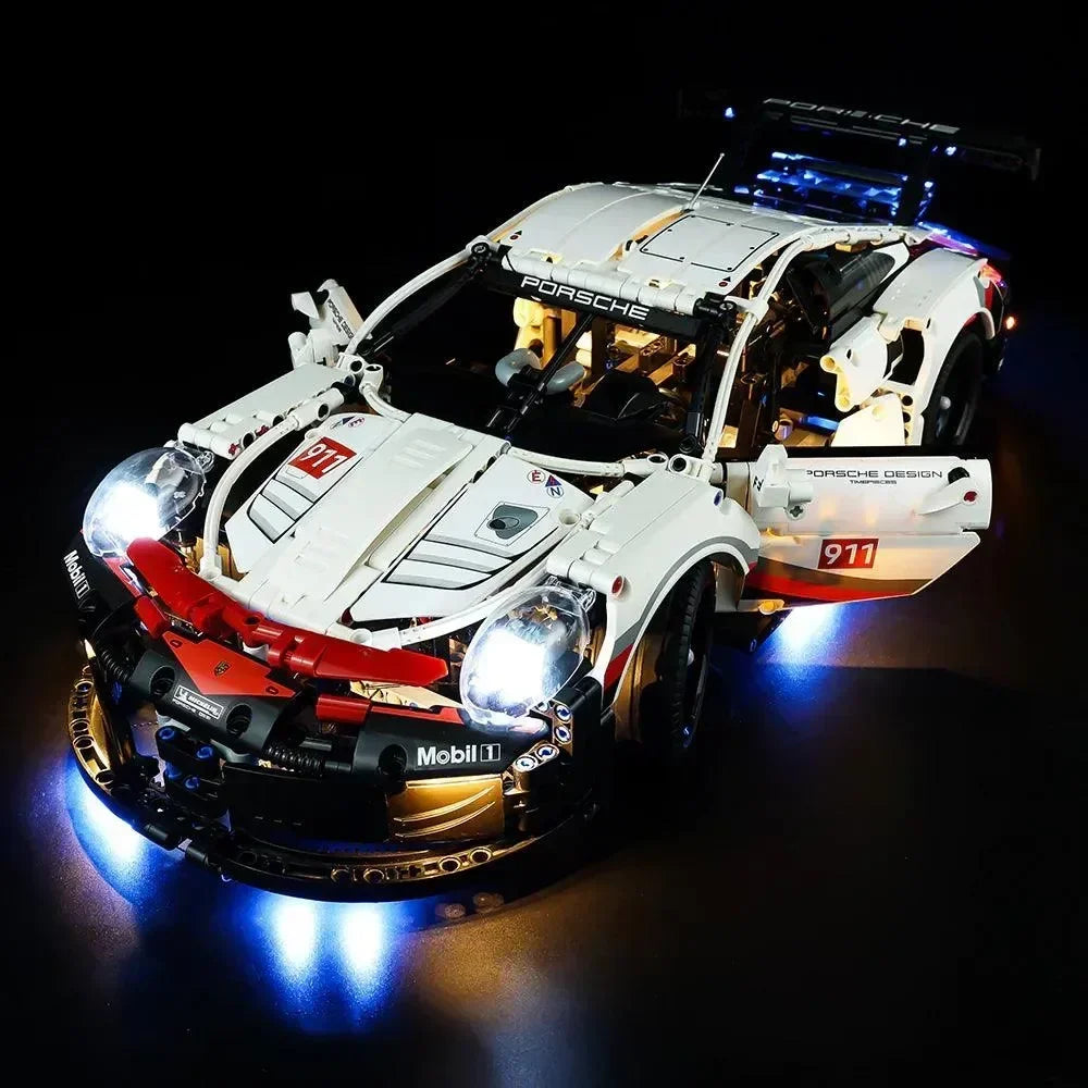 Porsche 911 RSR (1580 teile)